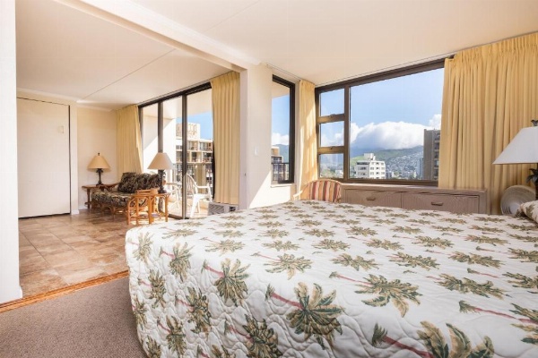 Sweetwater at Waikiki image 22