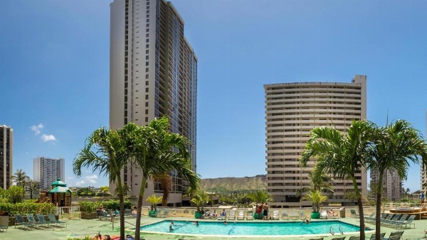 Sweetwater at Waikiki image 6