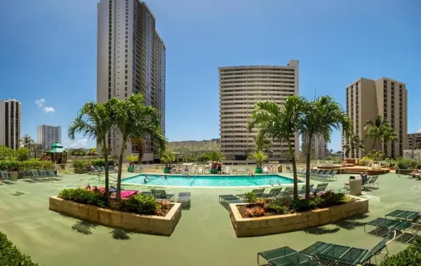 Sweetwater at Waikiki 9